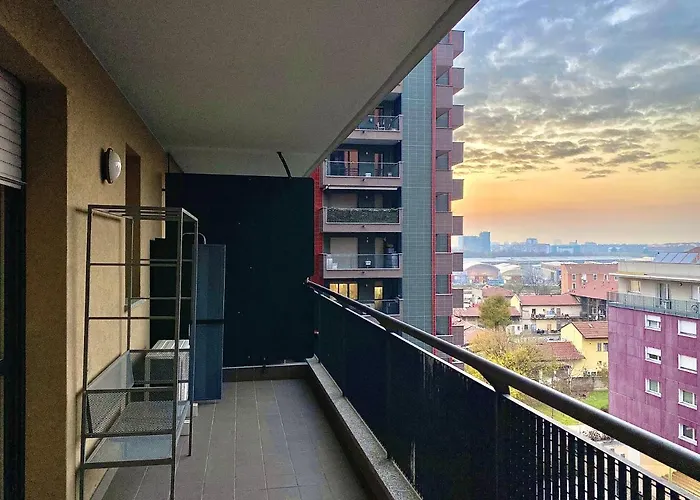 Triumph Tower Milano Politecnico